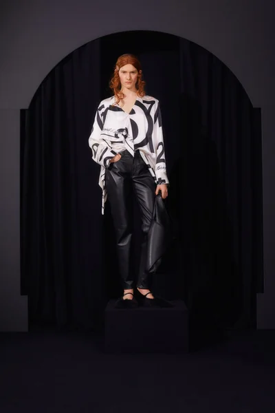 Look 19